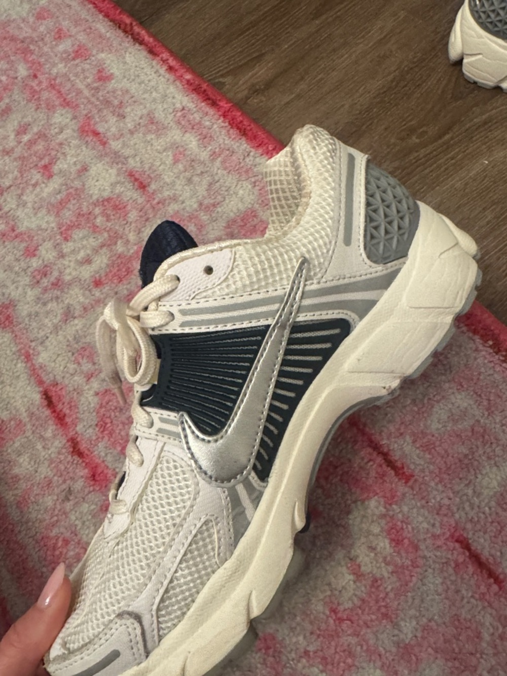 Nike women’s vomero 5 navy 8.5 - Picture 3 of 4